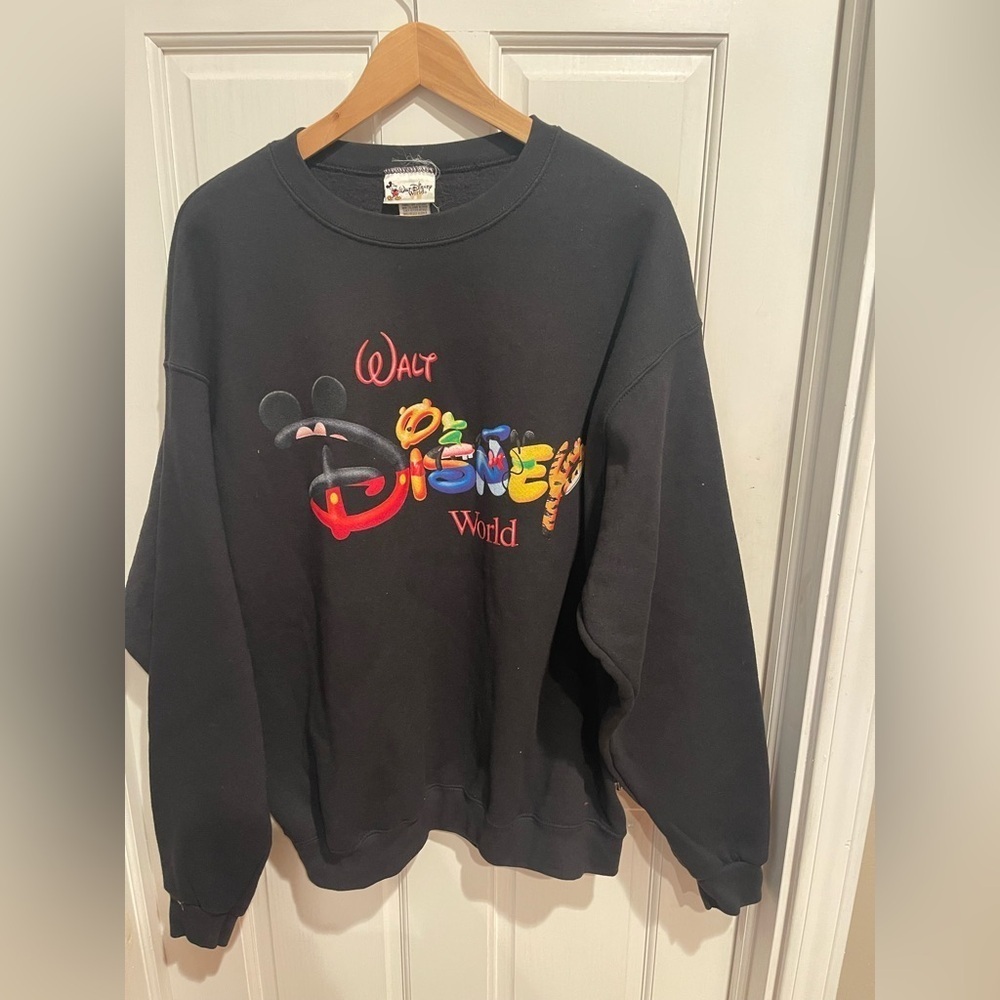 Disney Vintage Black Crewneck Unisex Sweatshirt L